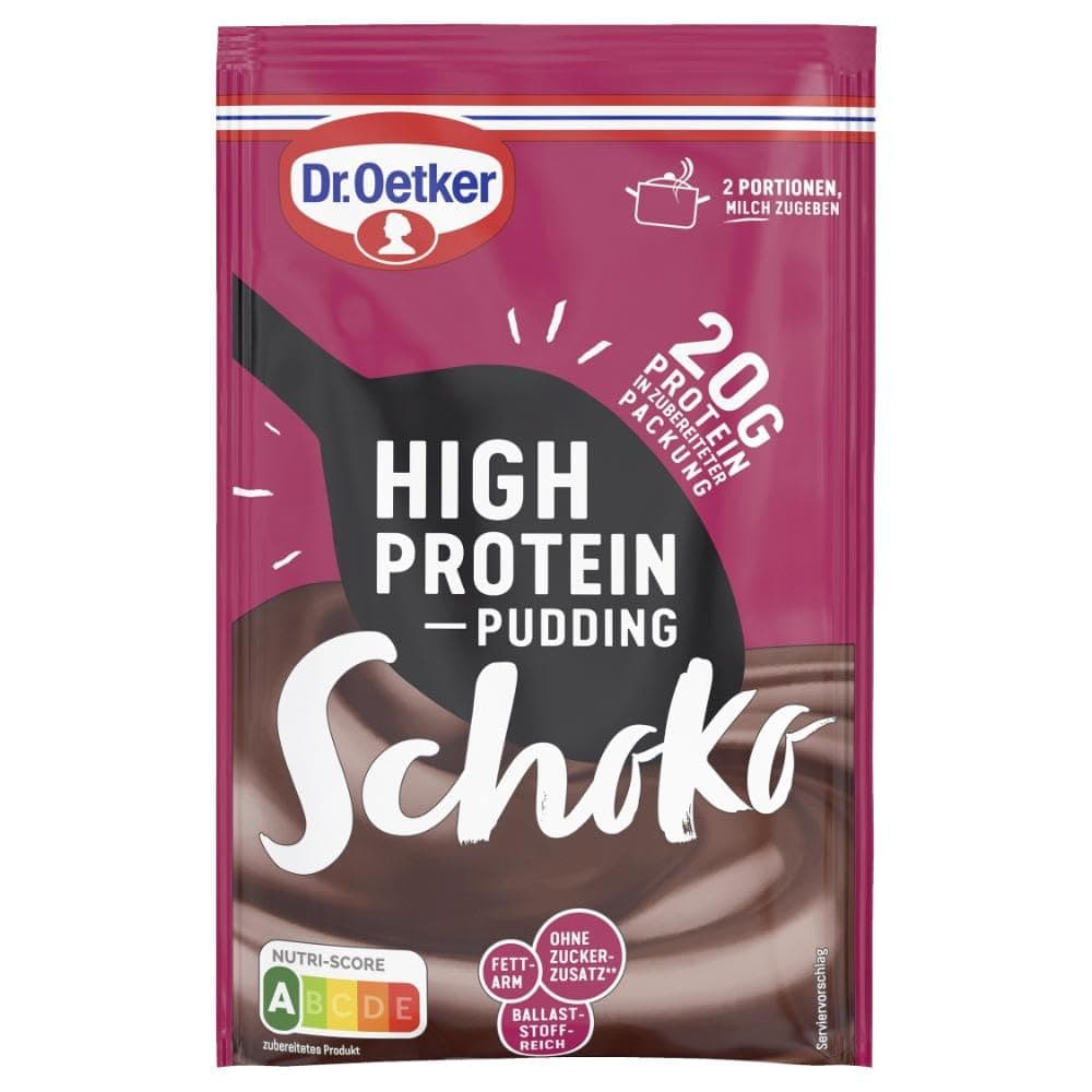 Magentafarbener Beutel mit der Aufschrift Dr. Oetker High Protein Pudding Schoko, 20 g Protein in zubereiteter Packung, Nutri-Score A und den Feldern fettarm, ohne Zuckerzusatz und ballaststoffreich