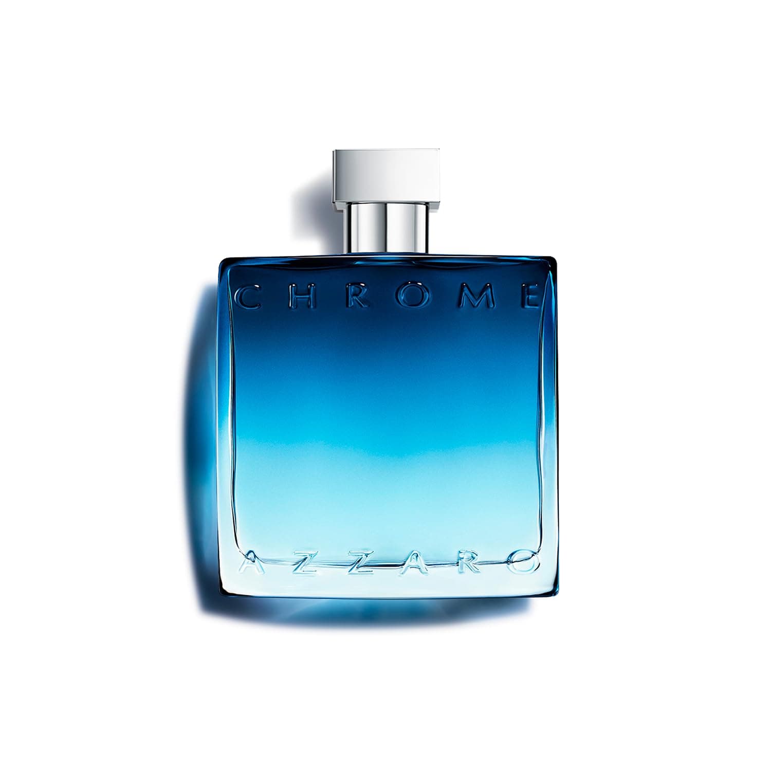 Flakon des Azzaro Chrome Eau de Parfum mit silbernem Verschluss, blauer Farbverlauf von dunkel oben nach hell unten