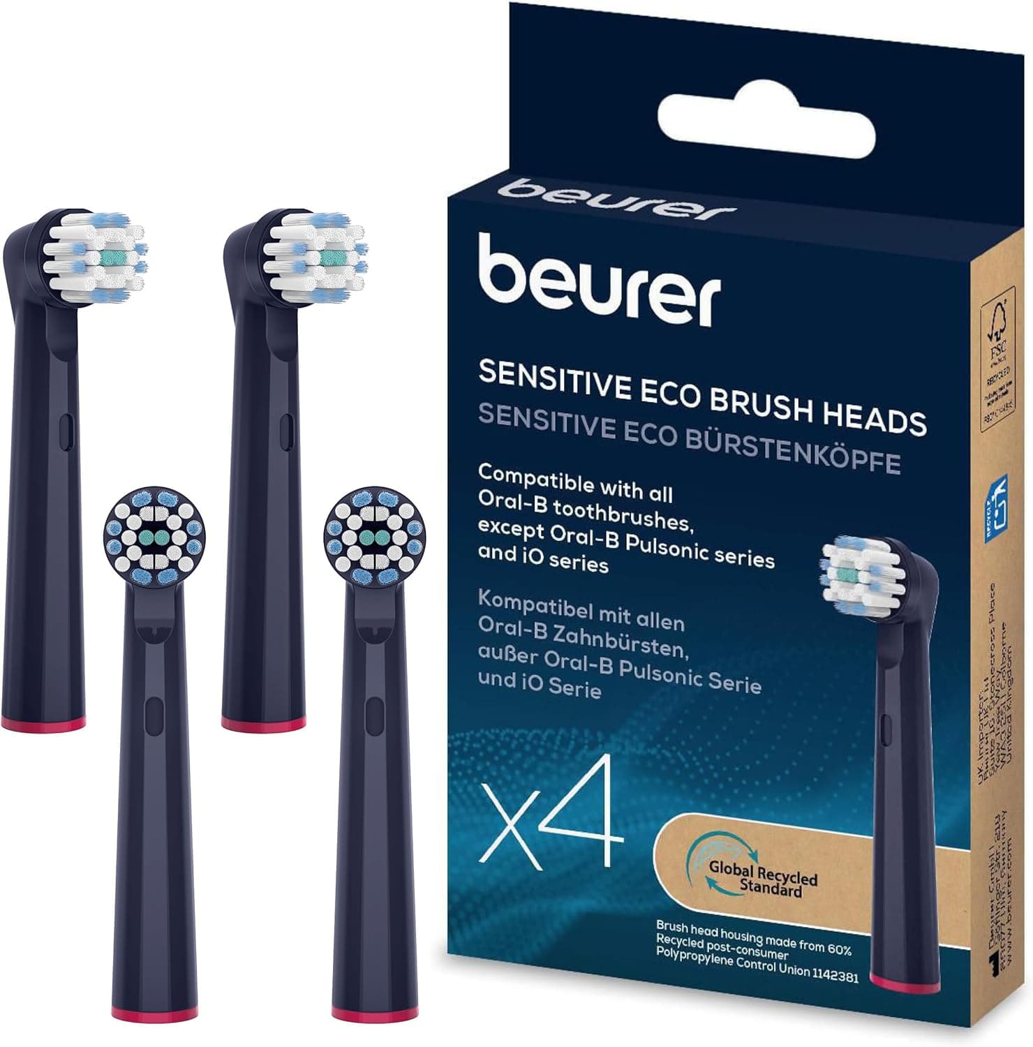 Vier dunkelblaue Aufsteckbürsten mit weiß-blauen Borsten und pinkem Ring am Schaft, daneben die dunkelblaue Verpackung mit der Aufschrift Sensitive Eco Bürstenköpfe und einem großen x4