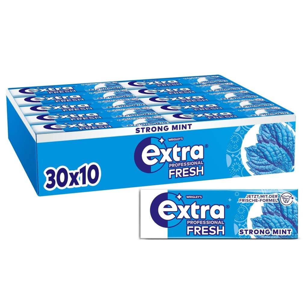 Verkaufskarton mit 30 Päckchen Wrigley's Extra Professional Fresh Strong Mint und ein einzelnes Päckchen davor