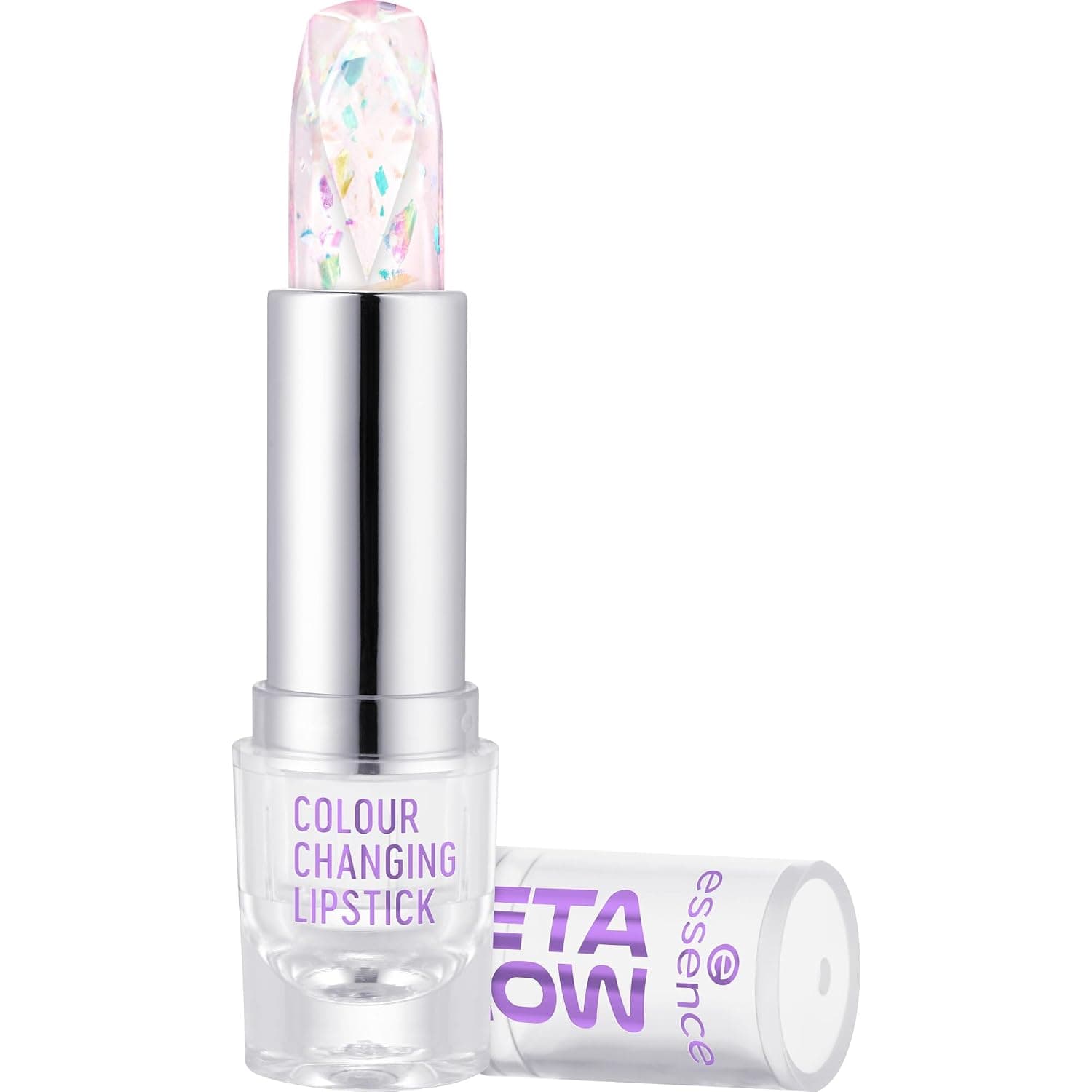 Durchsichtiger essence-Lippenstift mit silberfarbener Hülse, die Mine ist klar mit bunten Glitzerplättchen, daneben liegt die transparente Kappe mit dem Schriftzug Meta Glow